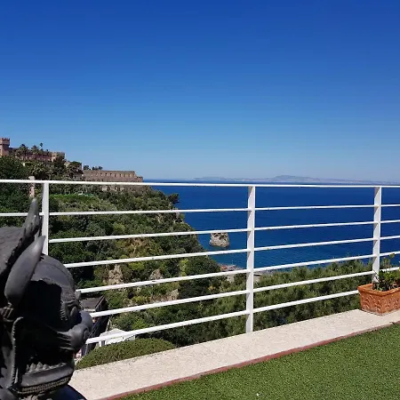 Ξενοδοχείο Oriente 4*