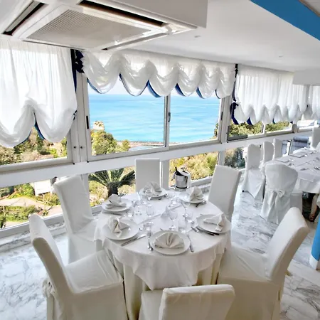 Oriente فندق فيكو إيكوينس