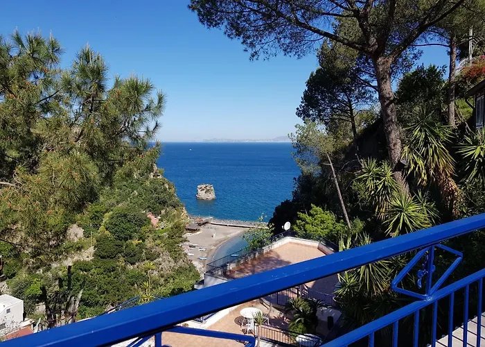 Oriente Отель Вико-Экуенсе