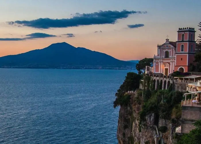 Oriente Отель Вико-Экуенсе