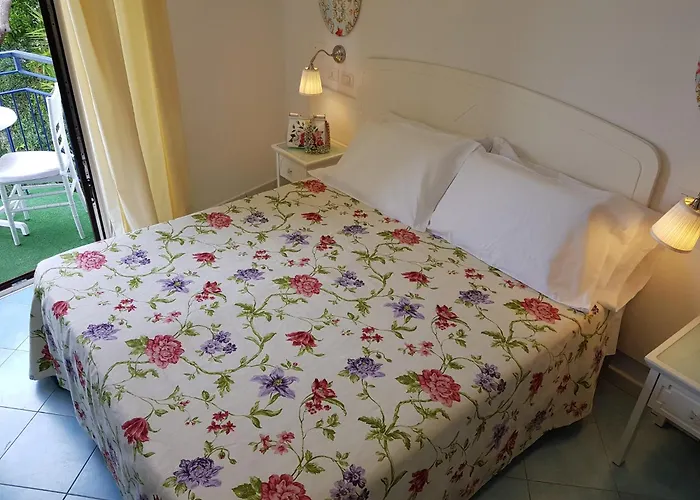 Отель Oriente Вико-Экуенсе