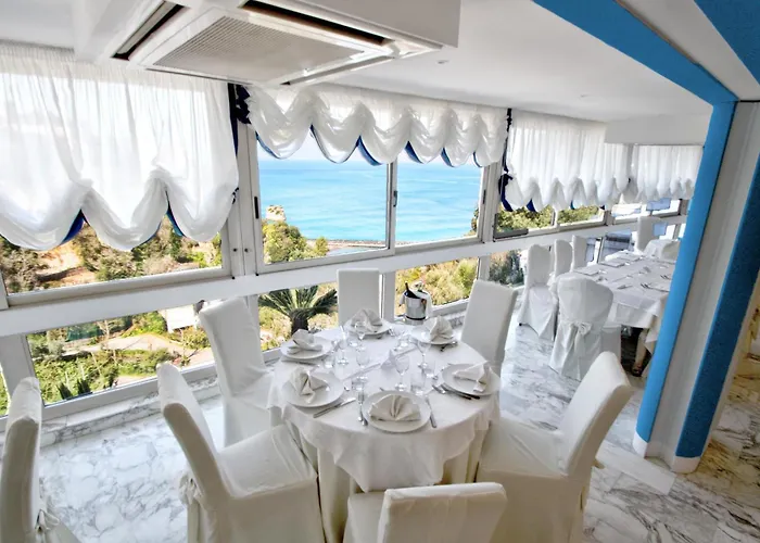 Oriente Отель Вико-Экуенсе