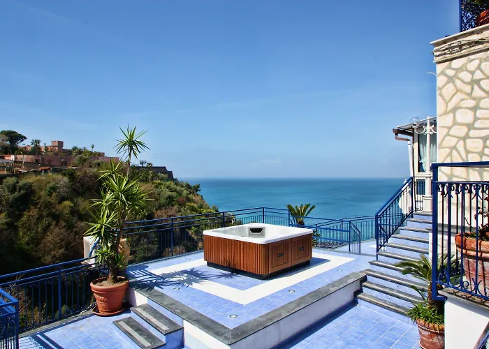 Oriente Отель Вико-Экуенсе