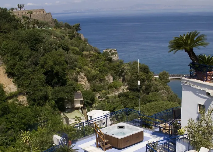 Oriente Отель Вико-Экуенсе