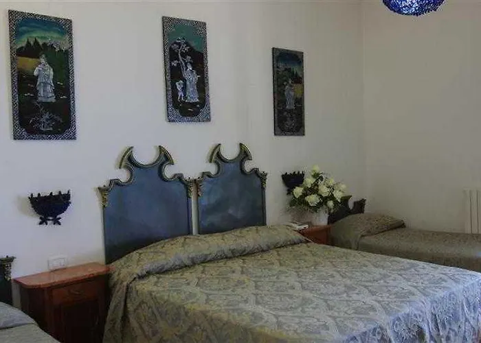 Oriente Отель Вико-Экуенсе